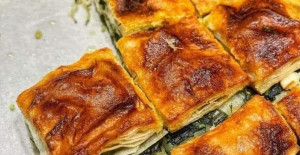 Harika Lezzetiyle Ispanaklı Börek Tarifi 