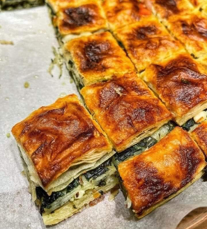 Harika Lezzetiyle Ispanaklı Börek Tarifi - 3