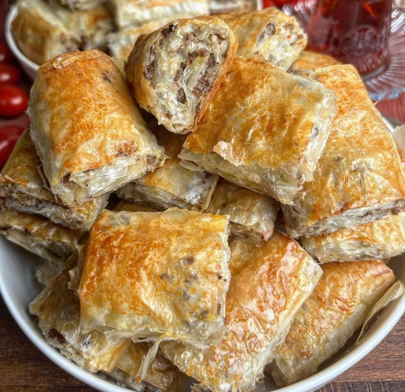 Sarıyer Usulü Kıymalı Börek Tarifi - 1