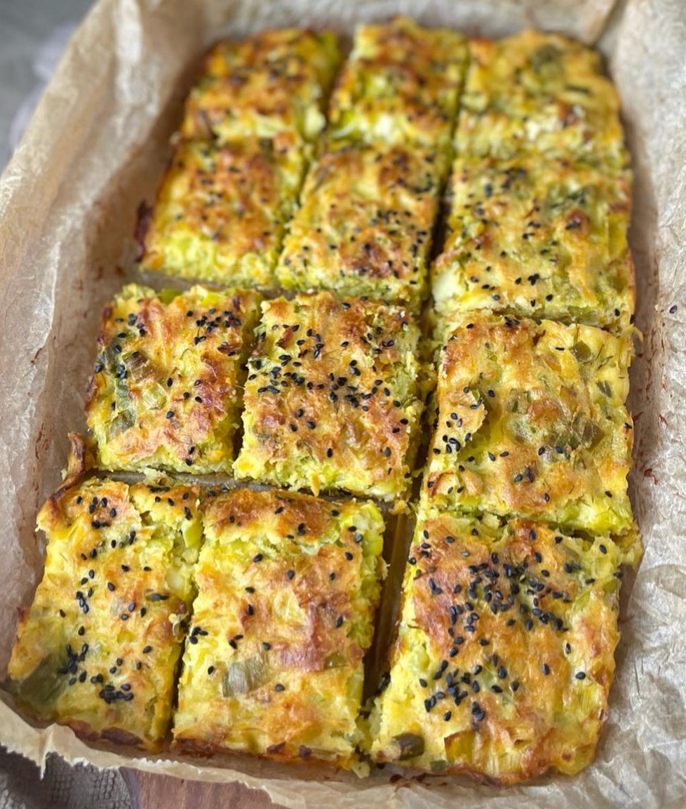 Yufkasız Pırasalı Börek Tarifi - 3